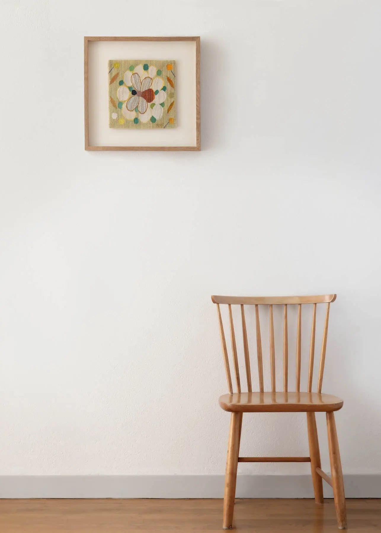 Bi i vit blomma Product vendor