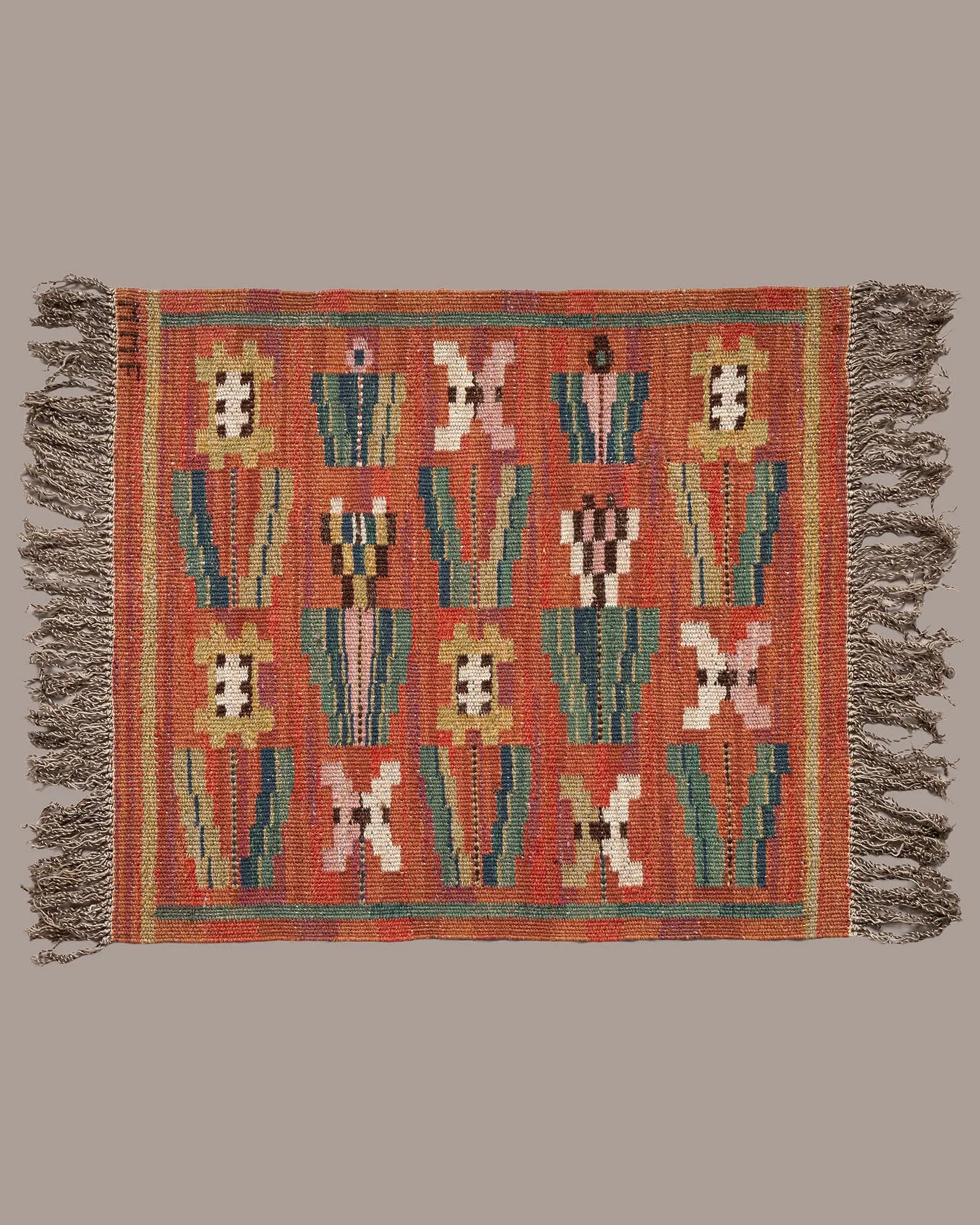 Blommor på röd botten 53 x 50 cm Product vendor