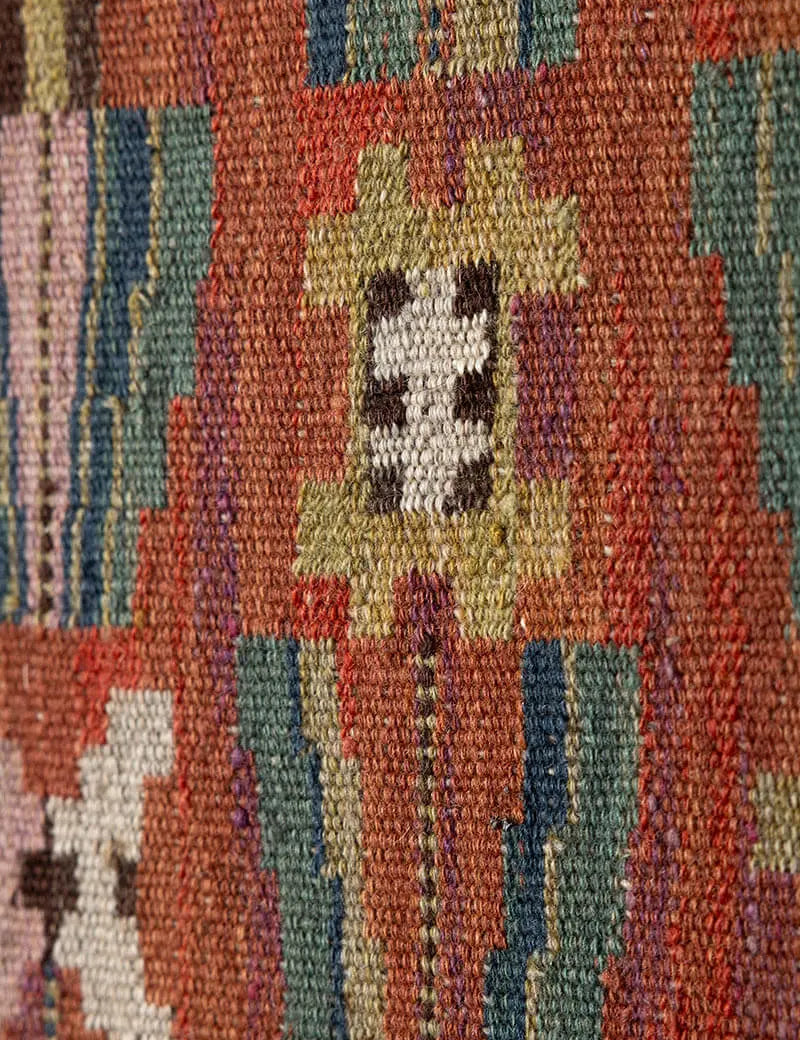 Blommor på röd botten 53 x 50 cm Product vendor