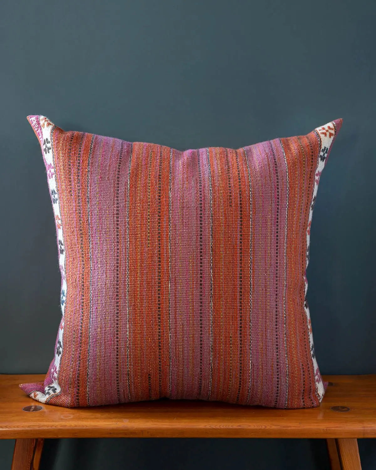 Röda duchatellkudden 70 x 70 cm Product vendor