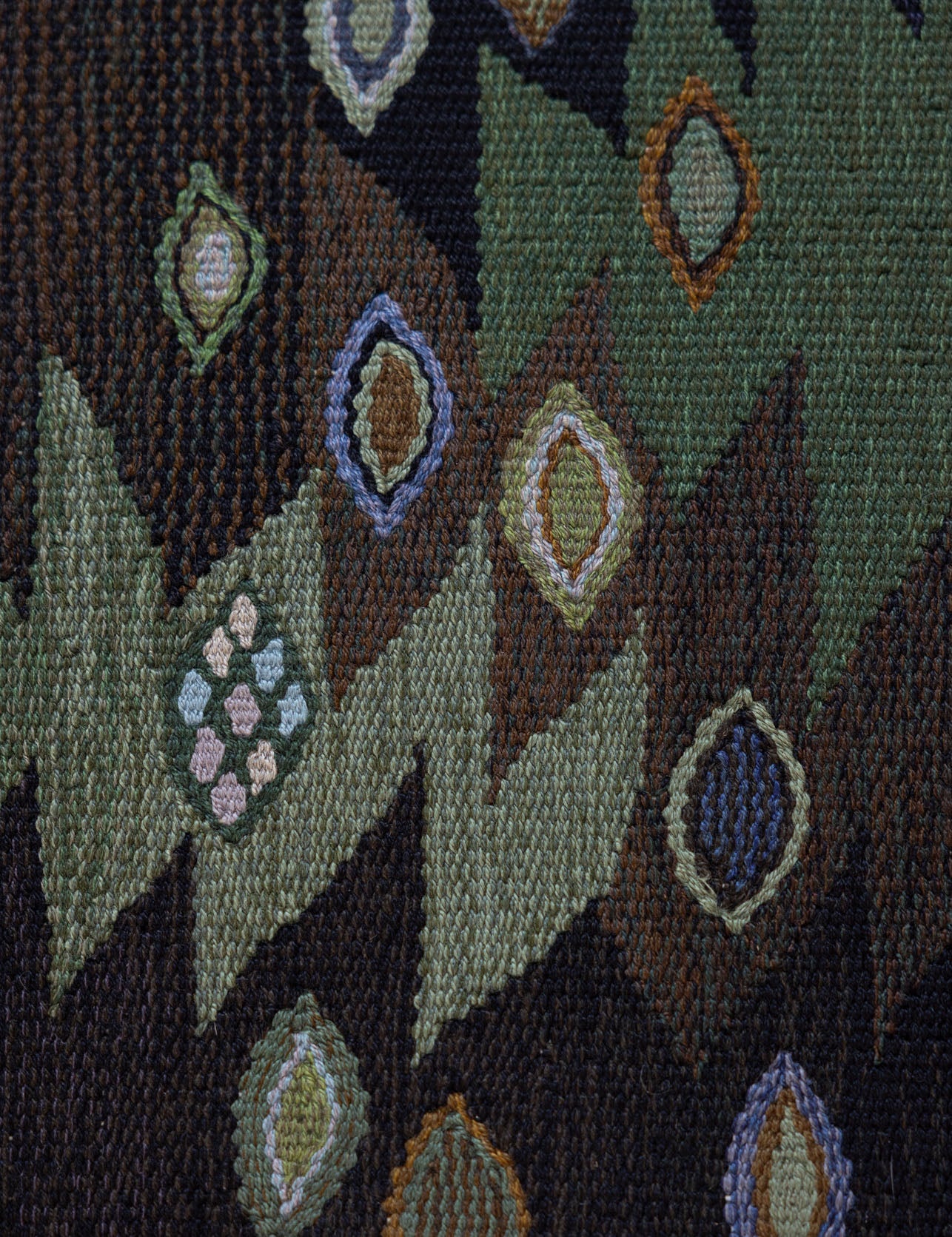 Tanga_brun_och_gron_V1986_196x293_1-1.jpg